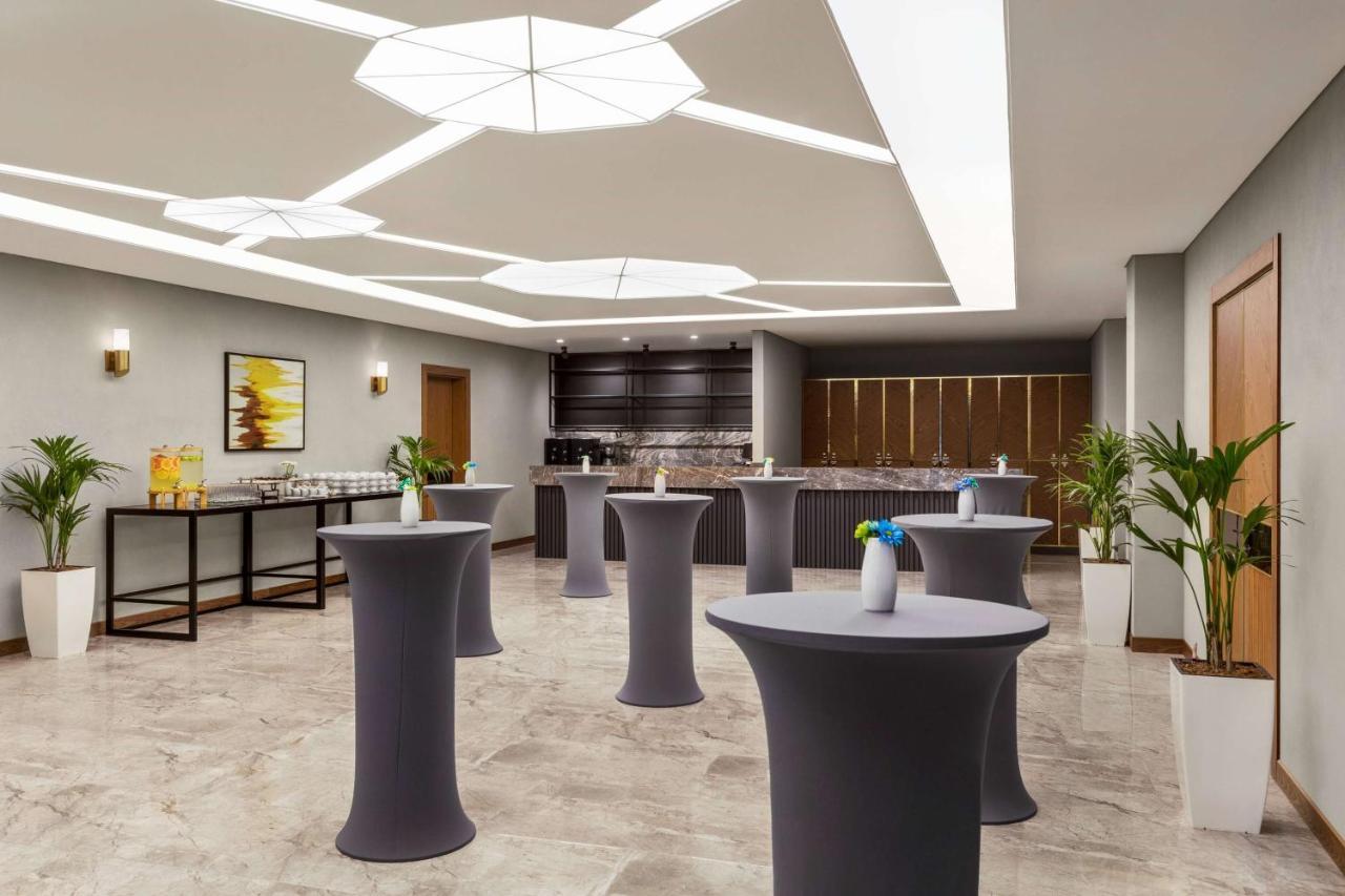 Hotel Wyndham Garden Baky Esterno foto